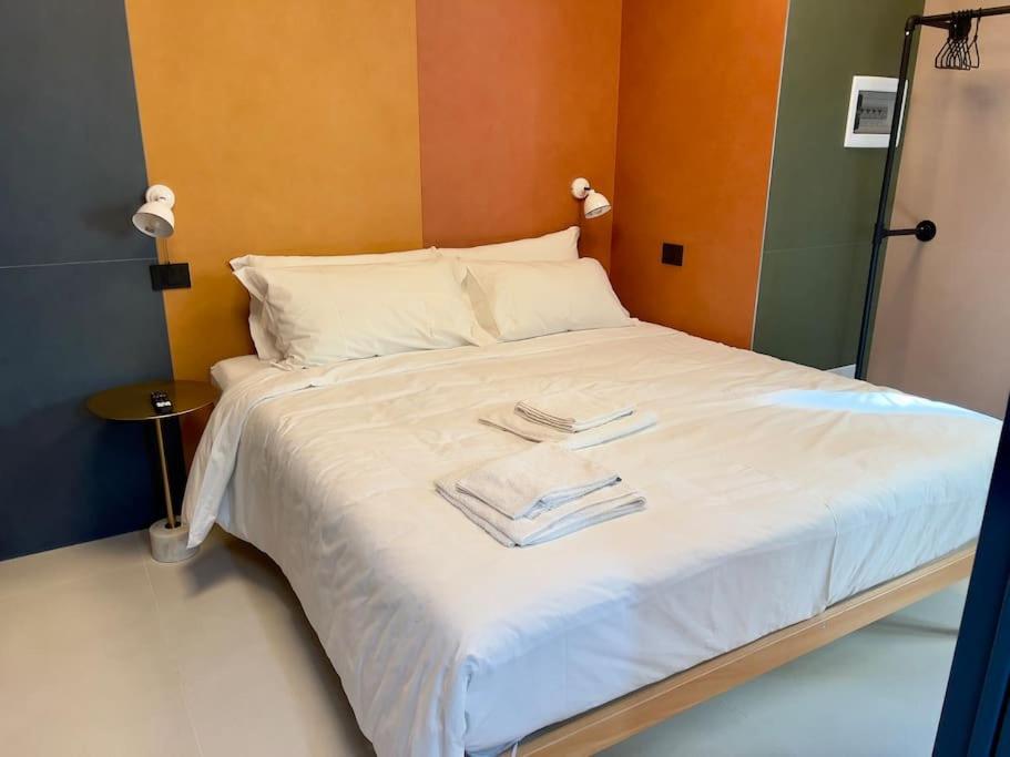 Appartement Rainbow Colorful By Station Milan
